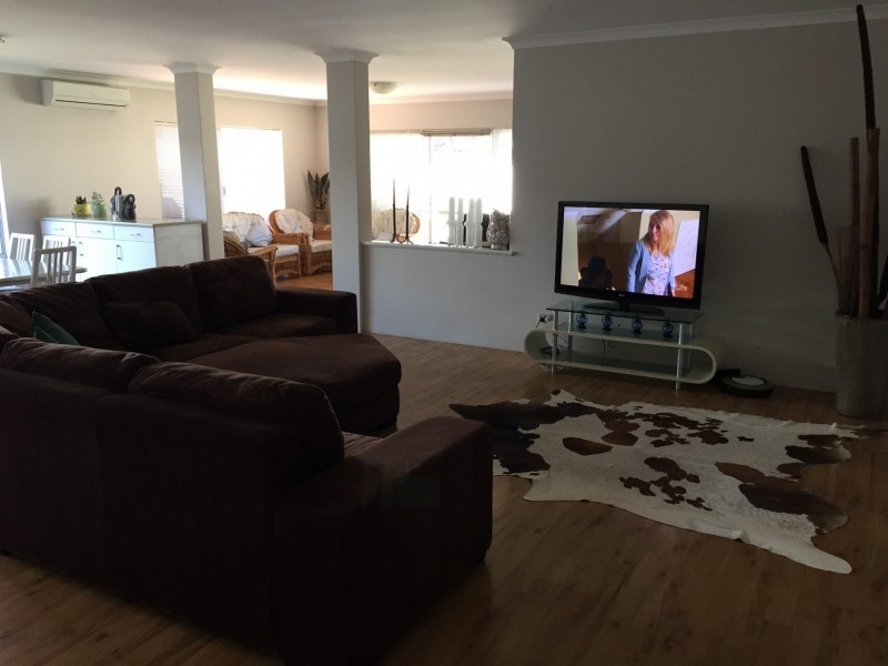 77 Bellavista Parade, Meadow Springs WA 6210