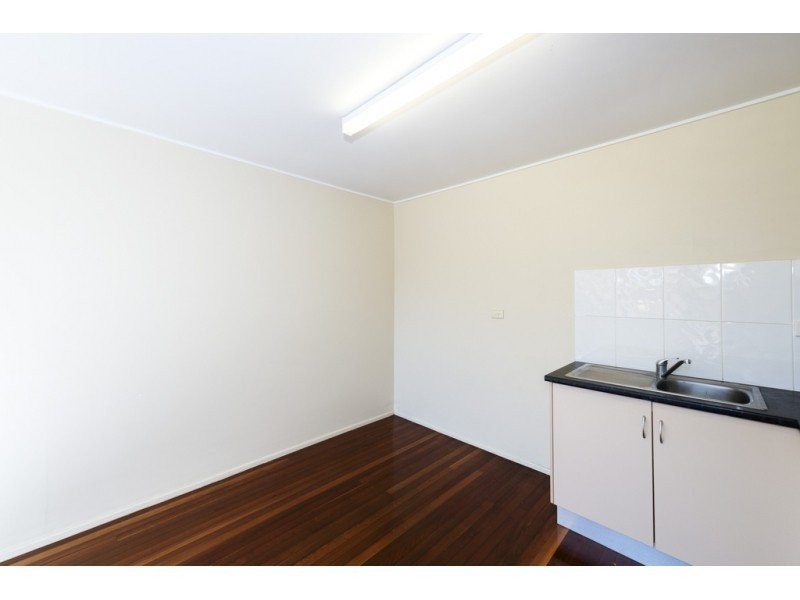 2/63 Emsworth Street, Wynnum QLD 4178