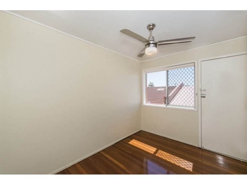 2/63 Emsworth Street, Wynnum QLD 4178