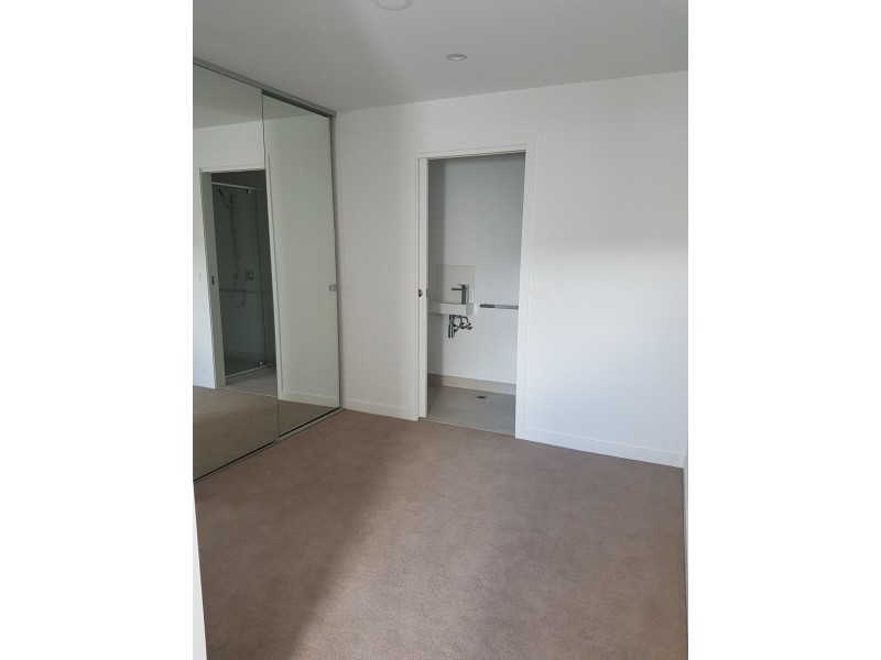 322/70 Batesford Road, Chadstone VIC 3148