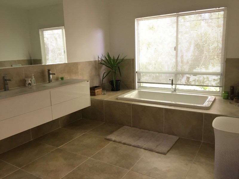 40 Lagoon Drive, Moore Park Beach QLD 4670