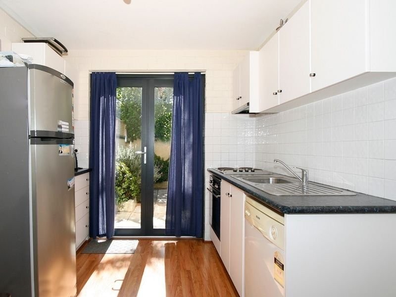 8/5 Swanbourne Street, Fremantle WA 6160