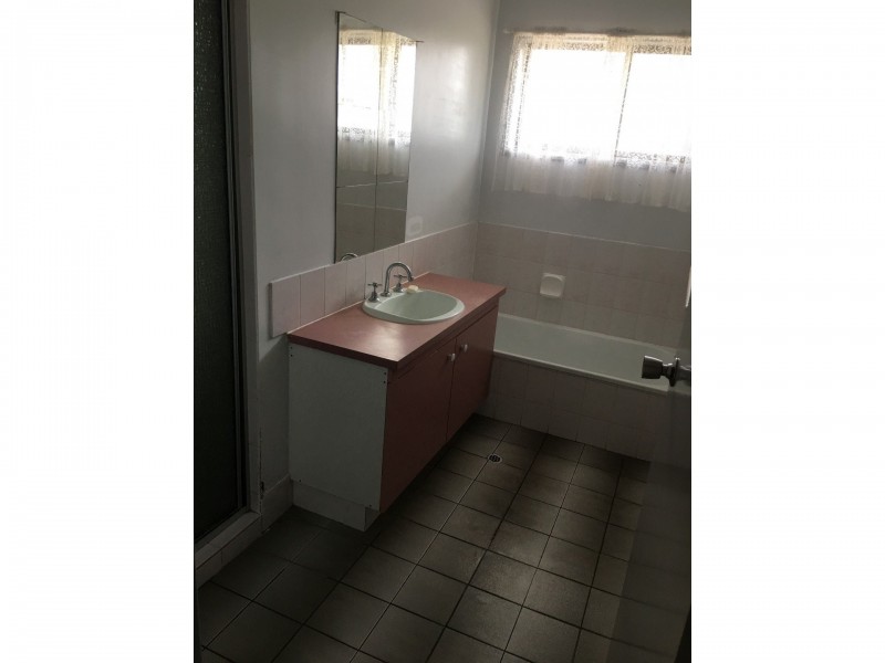 33 Bishop Street, Wulkuraka QLD 4305
