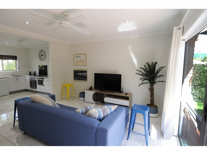 7/77-79 Moore Street, Trinity Beach QLD 4879