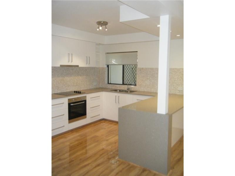 4/11 South Terrace, Como WA 6152