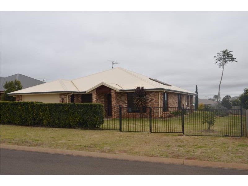 43 Smythe Drive, Highfields QLD 4352
