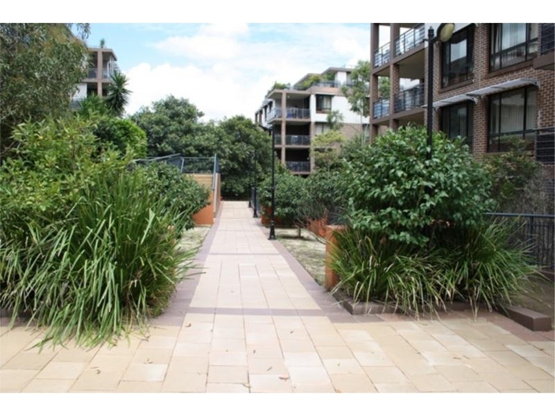 23xx Porter Street, Meadowbank NSW 2114