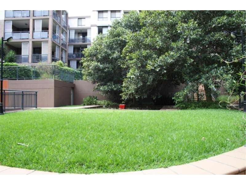 23xx Porter Street, Meadowbank NSW 2114