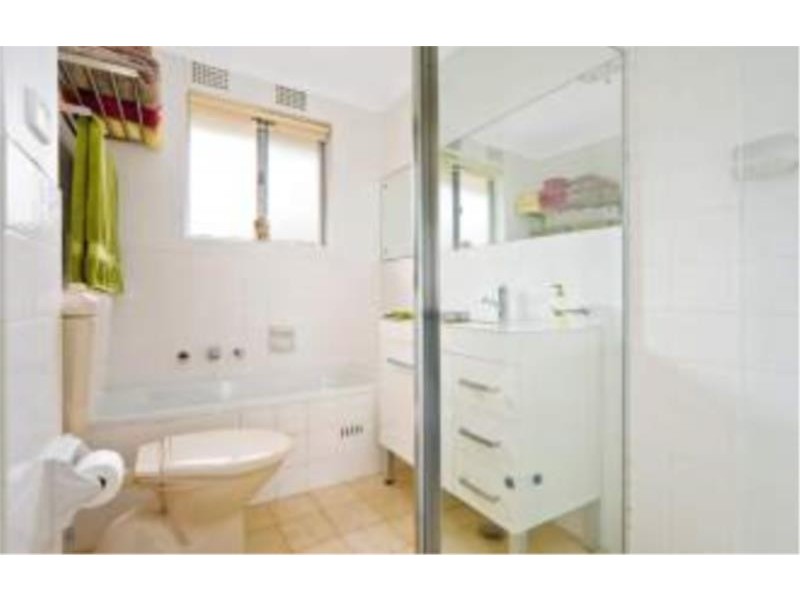 8/16 Clarke Street, Narrabeen NSW 2101