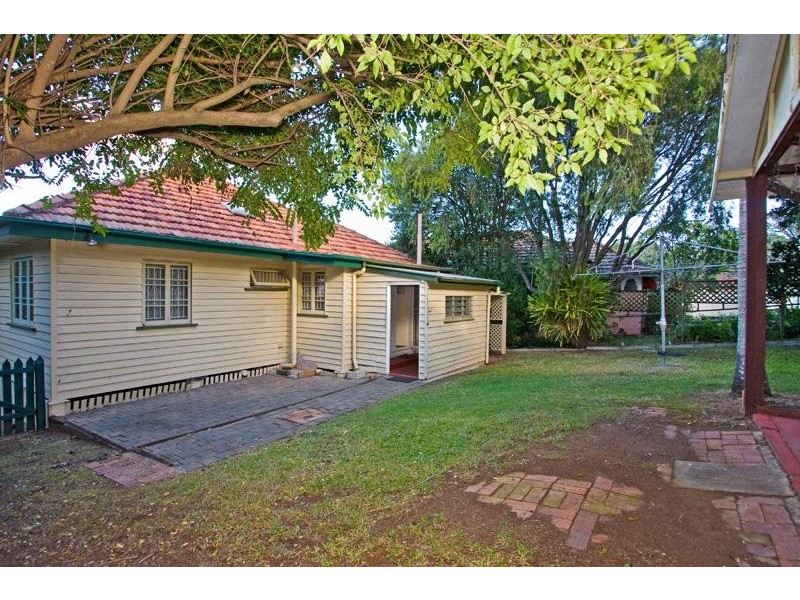 16 Dempsey, Annerley QLD 4103