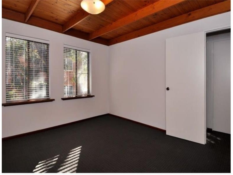 4/133 Fairway, Crawley WA 6009