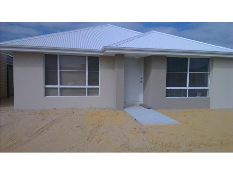 11 Narbonne Way, Piara Waters WA 6112