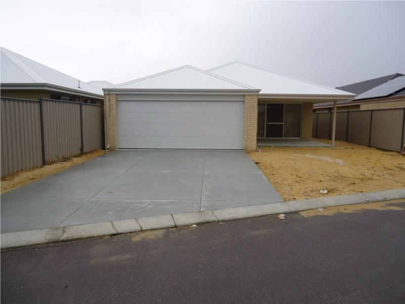 11 Narbonne Way, Piara Waters WA 6112