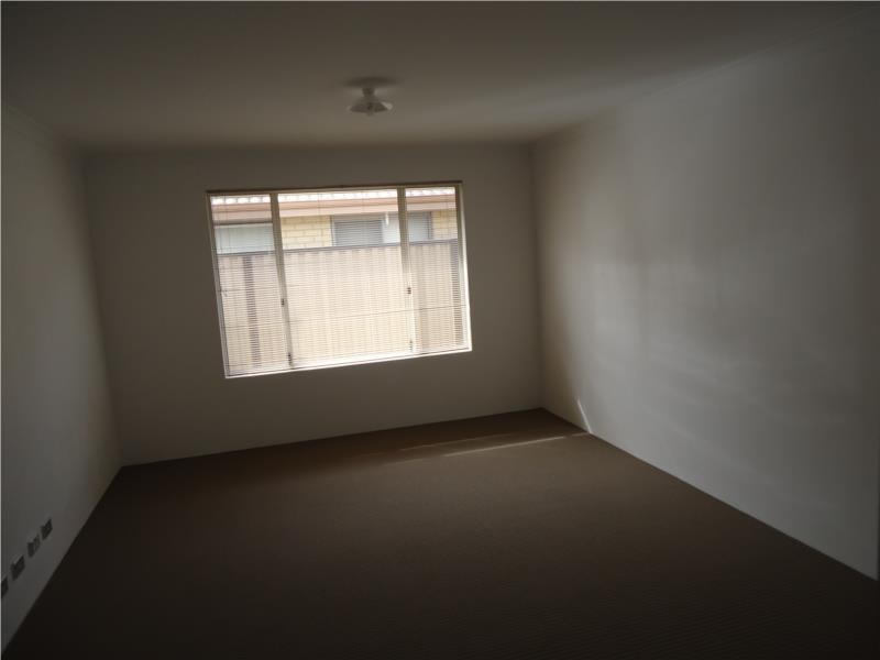 11 Narbonne Way, Piara Waters WA 6112