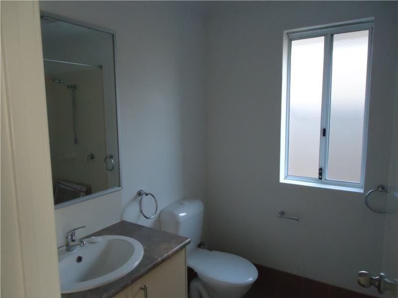 11 Narbonne Way, Piara Waters WA 6112