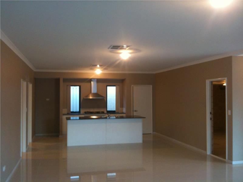 4 PUTALI CLOSE, Success WA 6164