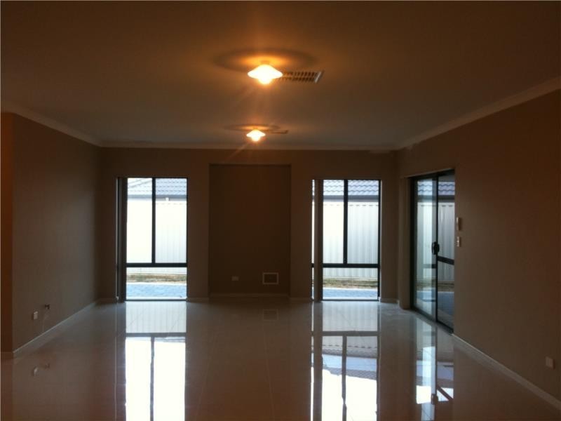 4 PUTALI CLOSE, Success WA 6164