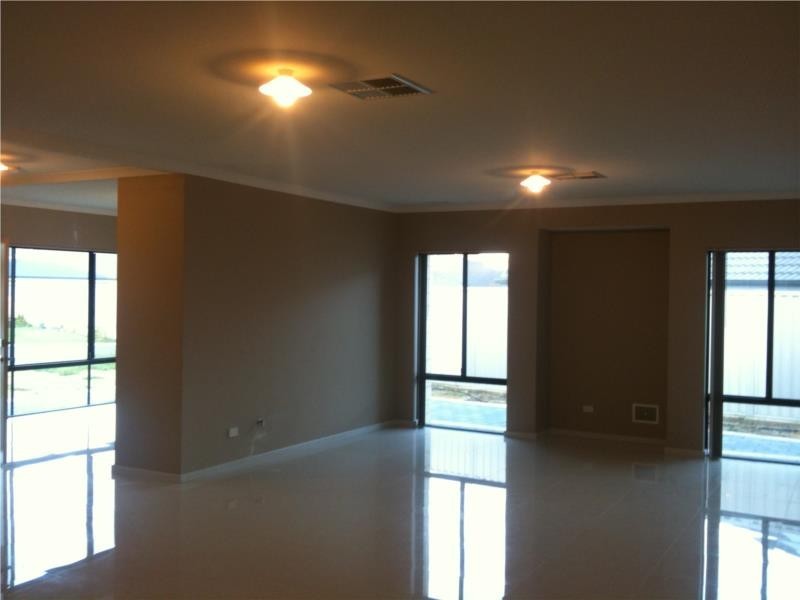 4 PUTALI CLOSE, Success WA 6164