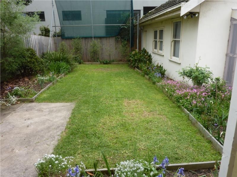 20 Dickens Street, Elwood VIC 3184