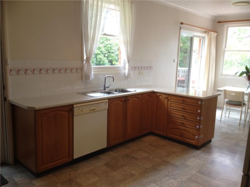 7 Yates Avenue, Mount Keira NSW 2500