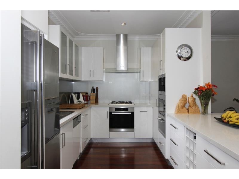 3 Redwood Crescent, Melville WA 6156