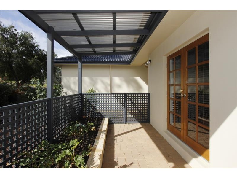 3 Redwood Crescent, Melville WA 6156