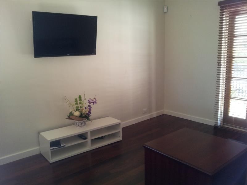 3 Redwood Crescent, Melville WA 6156