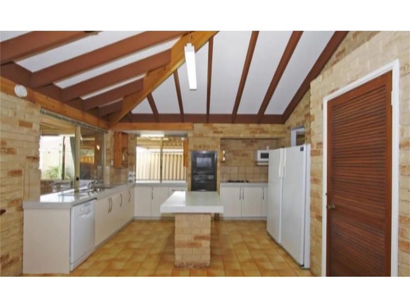 3 Blondell Drive, Munster WA 6166