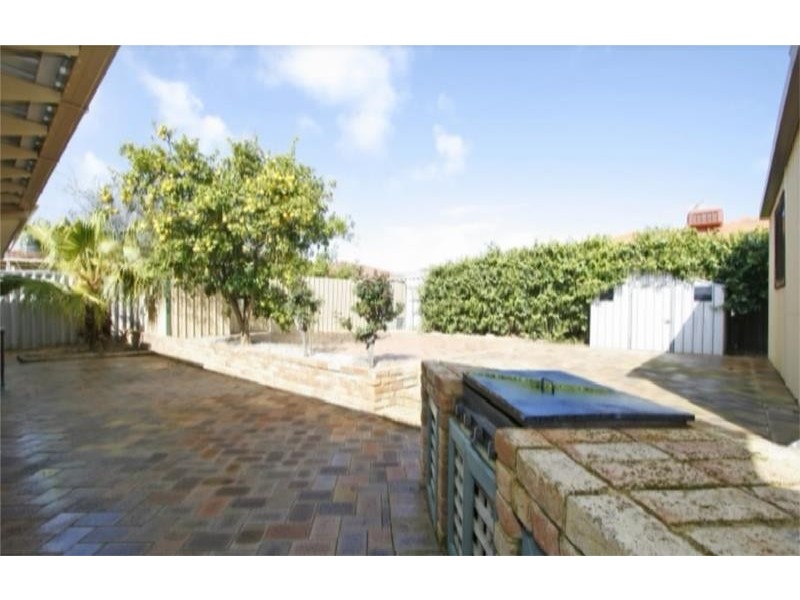 3 Blondell Drive, Munster WA 6166