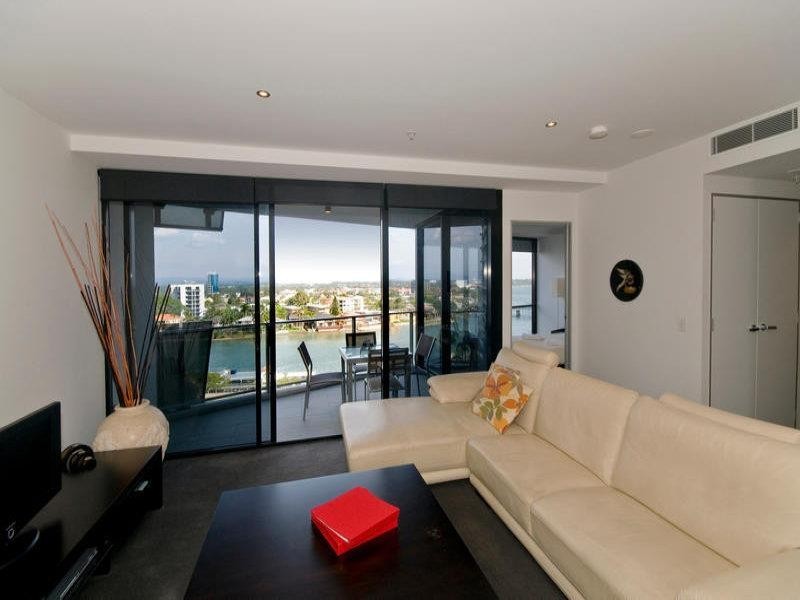 9 Ferny Avenue, Surfers Paradise QLD 4217