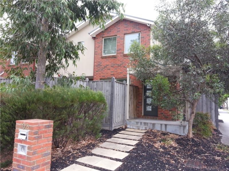 102 Ormond Road, Clayton VIC 3168
