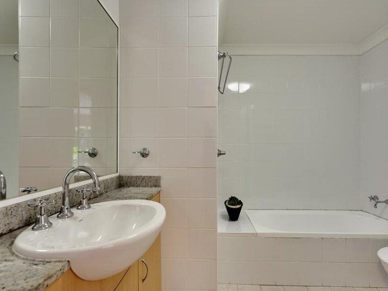 11/2-2A Wetherill Street, Narrabeen NSW 2101