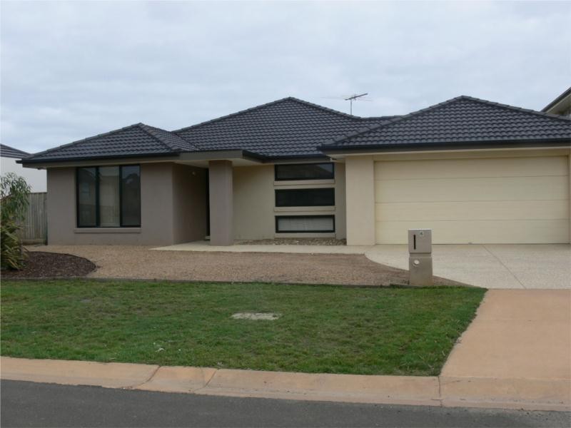 56 Monterey Bay Drive, Sanctuary Lakes VIC 3030