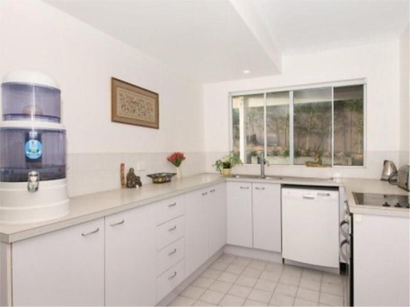 8 Sobraon Street, Sunrise Beach QLD 4567