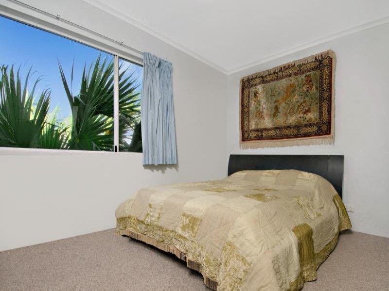 8 Sobraon Street, Sunrise Beach QLD 4567