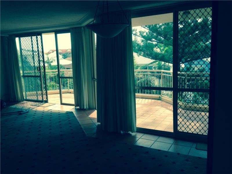 10 Dudley Street, Mermaid Beach QLD 4218