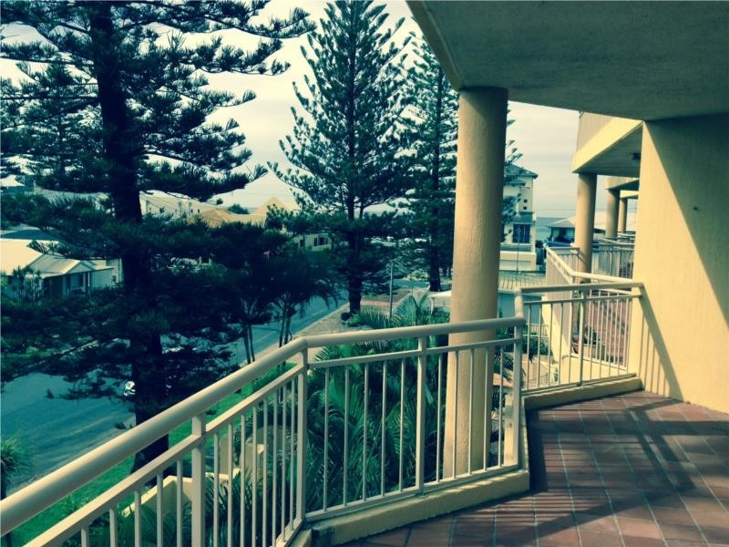 10 Dudley Street, Mermaid Beach QLD 4218