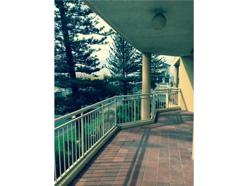 10 Dudley Street, Mermaid Beach QLD 4218