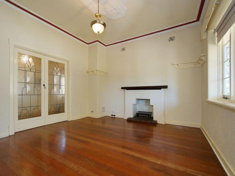 48 Robert street, Como WA 6152