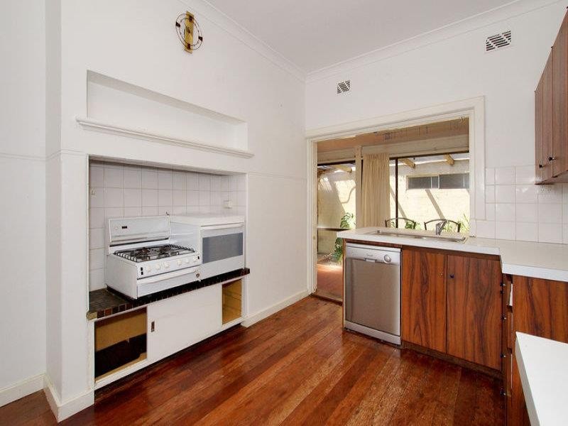 48 Robert street, Como WA 6152