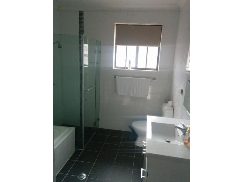 6 KUBOR STREET, Glenfield NSW 2167