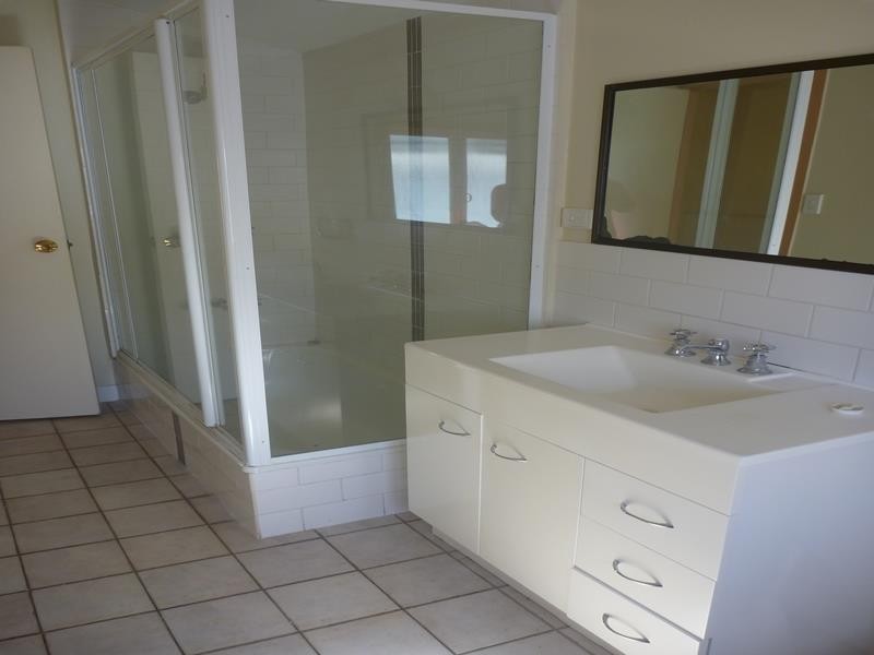 11 Elliott Street, Woolloongabba QLD 4102