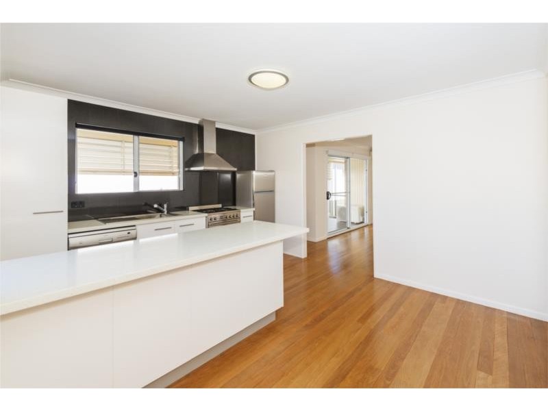 1/82 Martha Street, Camp Hill QLD 4152