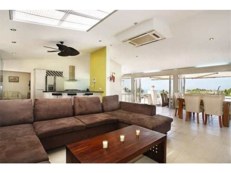 Trinity Beach QLD 4879