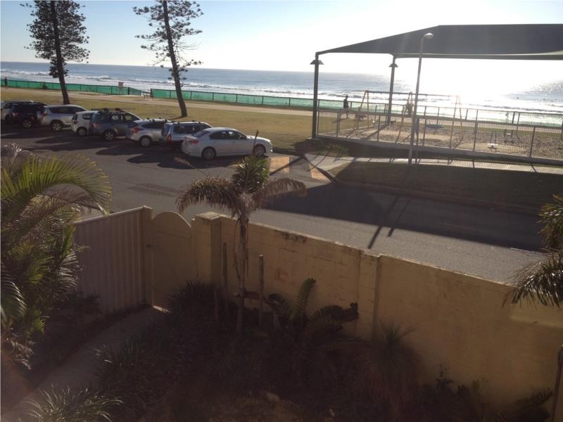 1/86 marine parade, Miami QLD 4220