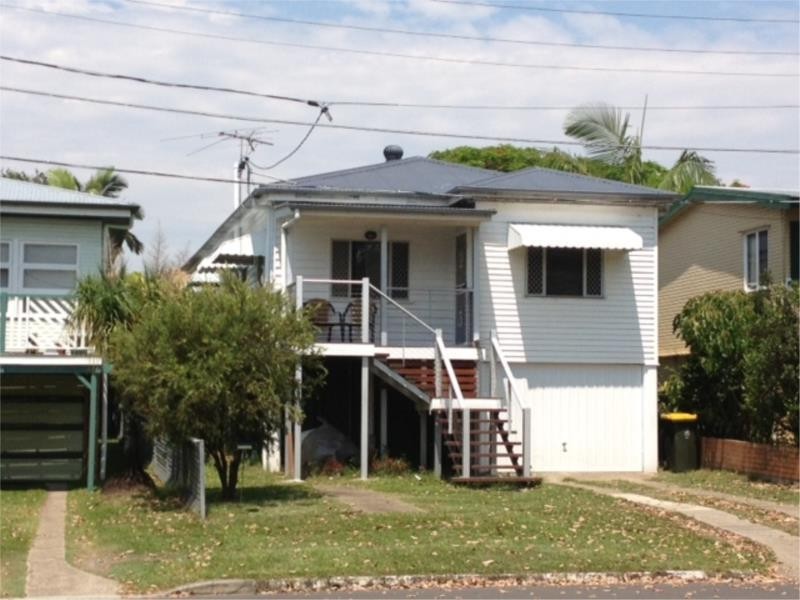 12 Hope Street, Norman Park QLD 4170