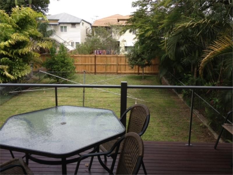 12 Hope Street, Norman Park QLD 4170