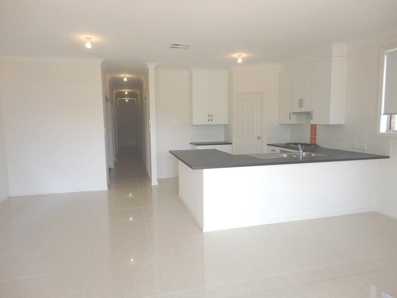 82 Collins Street, Clearview SA 5085