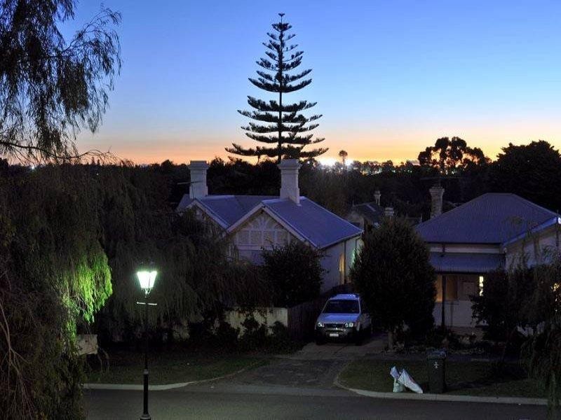 2/6 Arthur Street, Shenton Park WA 6008