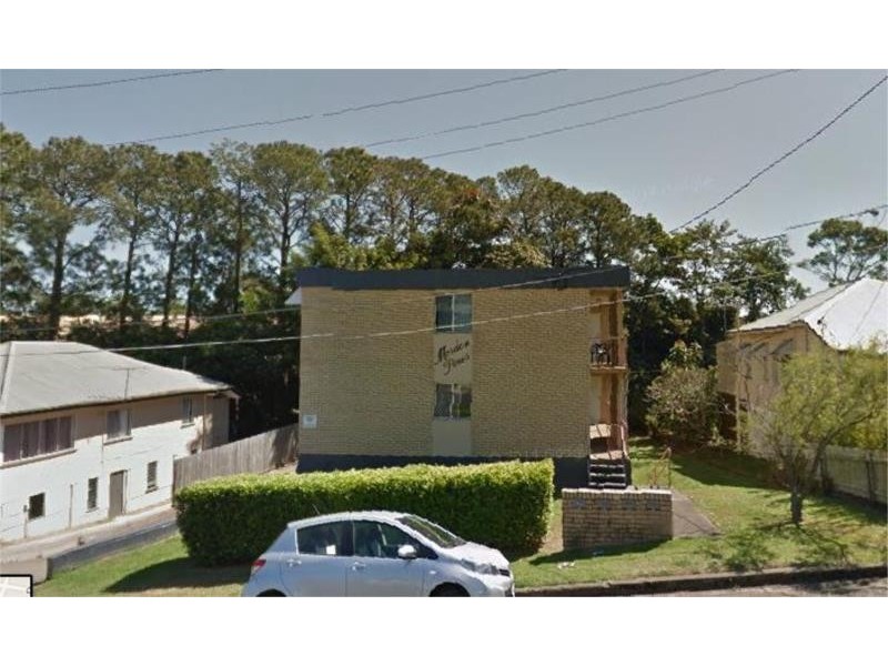 2/11 Daphne Street, Camp Hill QLD 4152